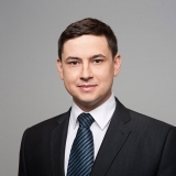 Prelegent Adrian Biały